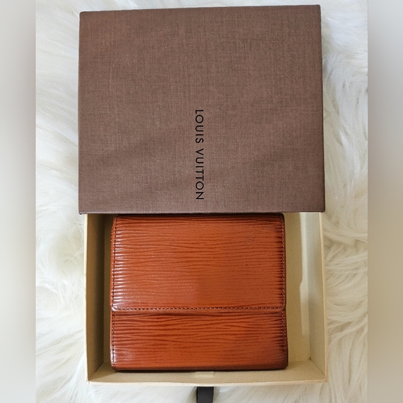 Louis Vuitton Handbags - ❌SOLD❌ 🤎LV Epi Elise🤎